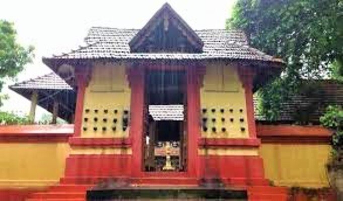 pilgrims in kollam, anandavalleeswaram temple