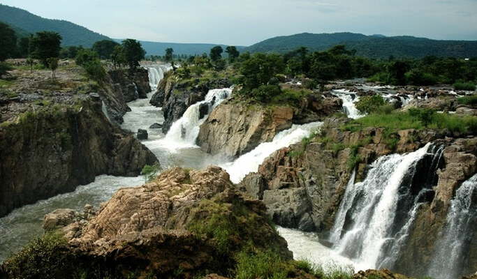 waterfalls in pathanamthitta, places to visit in kerala, aruvikkuzhi waterfalls