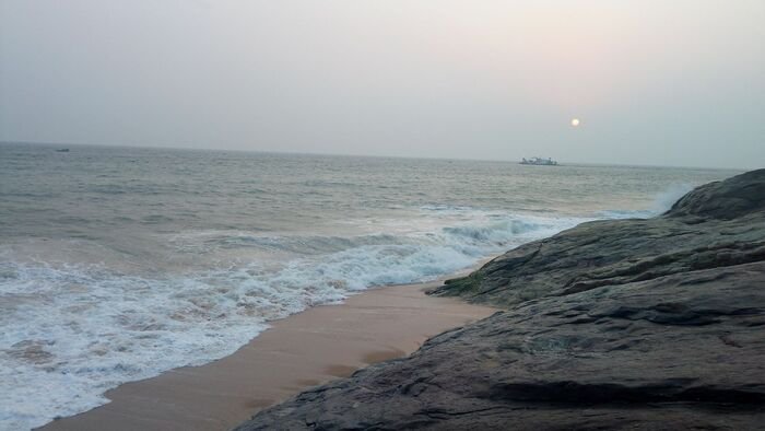 beaches in trivandrum, azhimala beach, places to visit in kerala