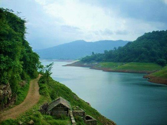 backwaters in kochi, edamalayar dam, places to visit in kerala