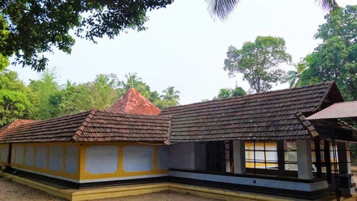 pilgrims in malappuram,garuda temple, places to visit in Kerala