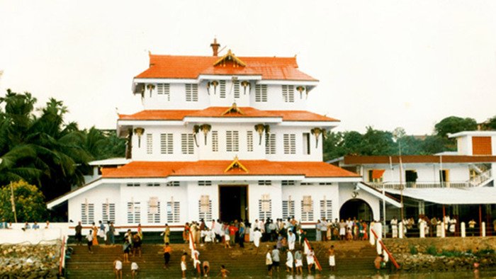 muthappan temple, places to visit in kerala, pilgrims in Kannur