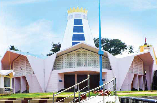 pilgrims in kollam, pullichira church