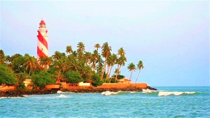 tourist places in kollam, thangassery light house