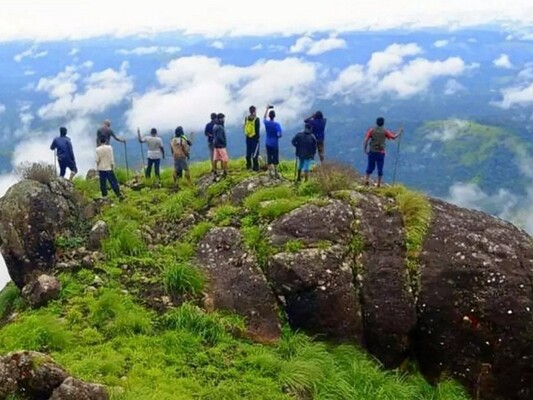 idukki hill station, top station munnar, places to visit in kerala, best honeymoon places in kerala